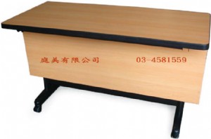 TM-309C 活動式會議桌附擋板